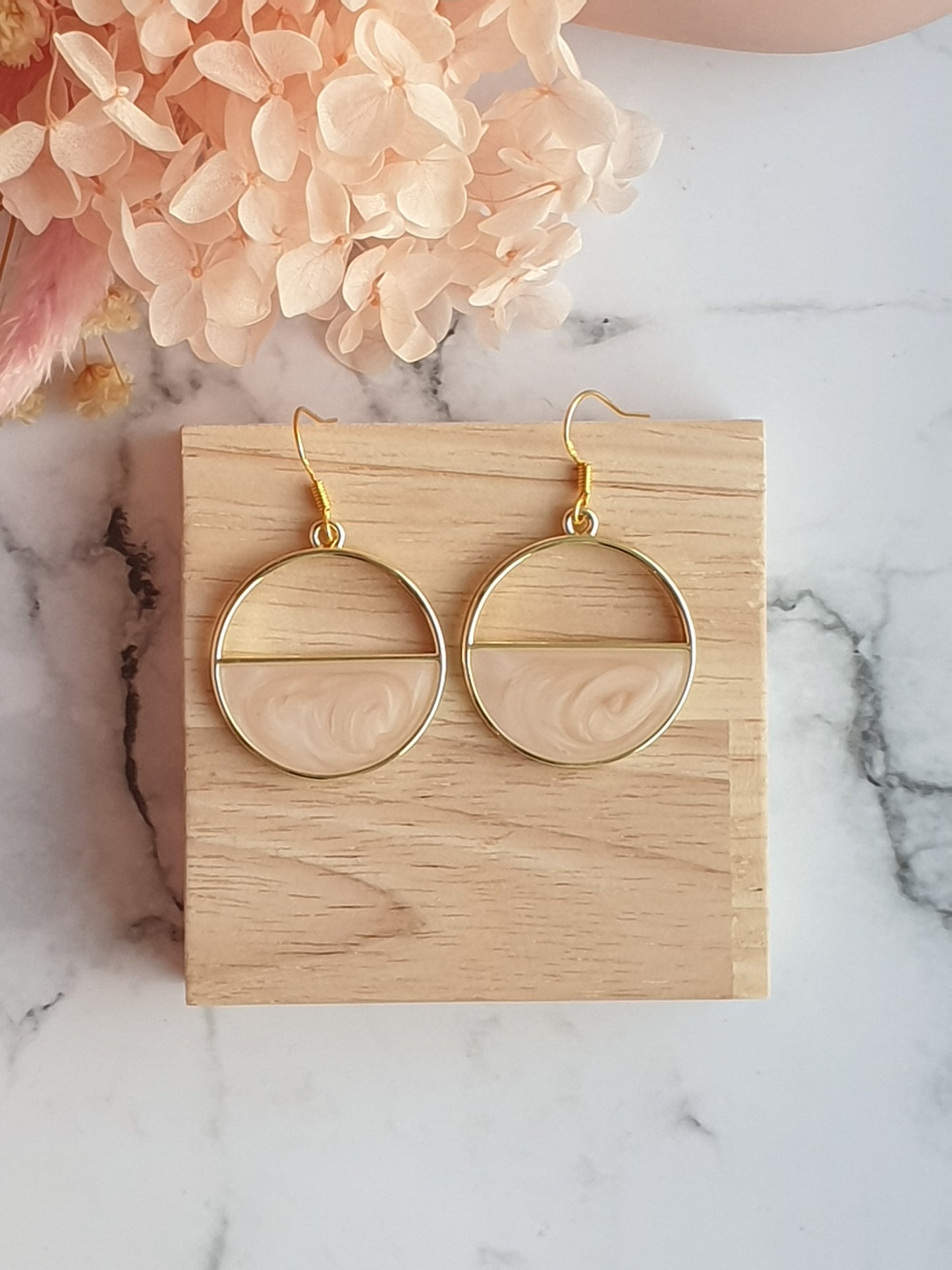 Circle resin hooks plain
