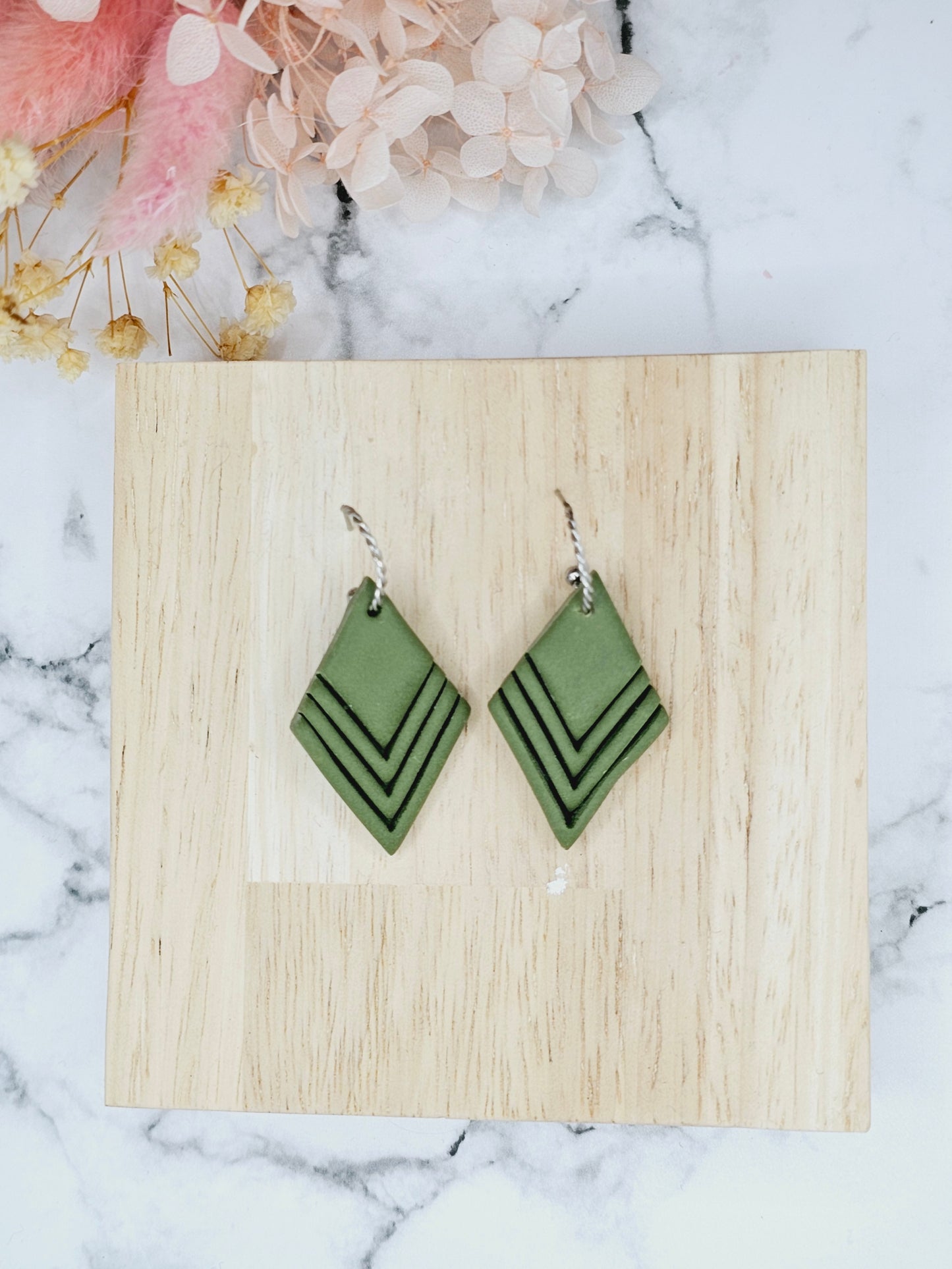 Green geo print silver