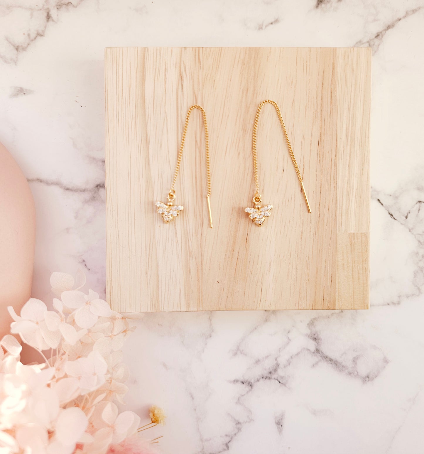 Bees threader gold