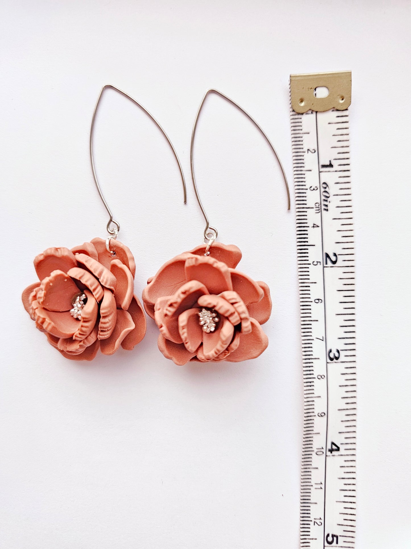 Clay flower hooks silver