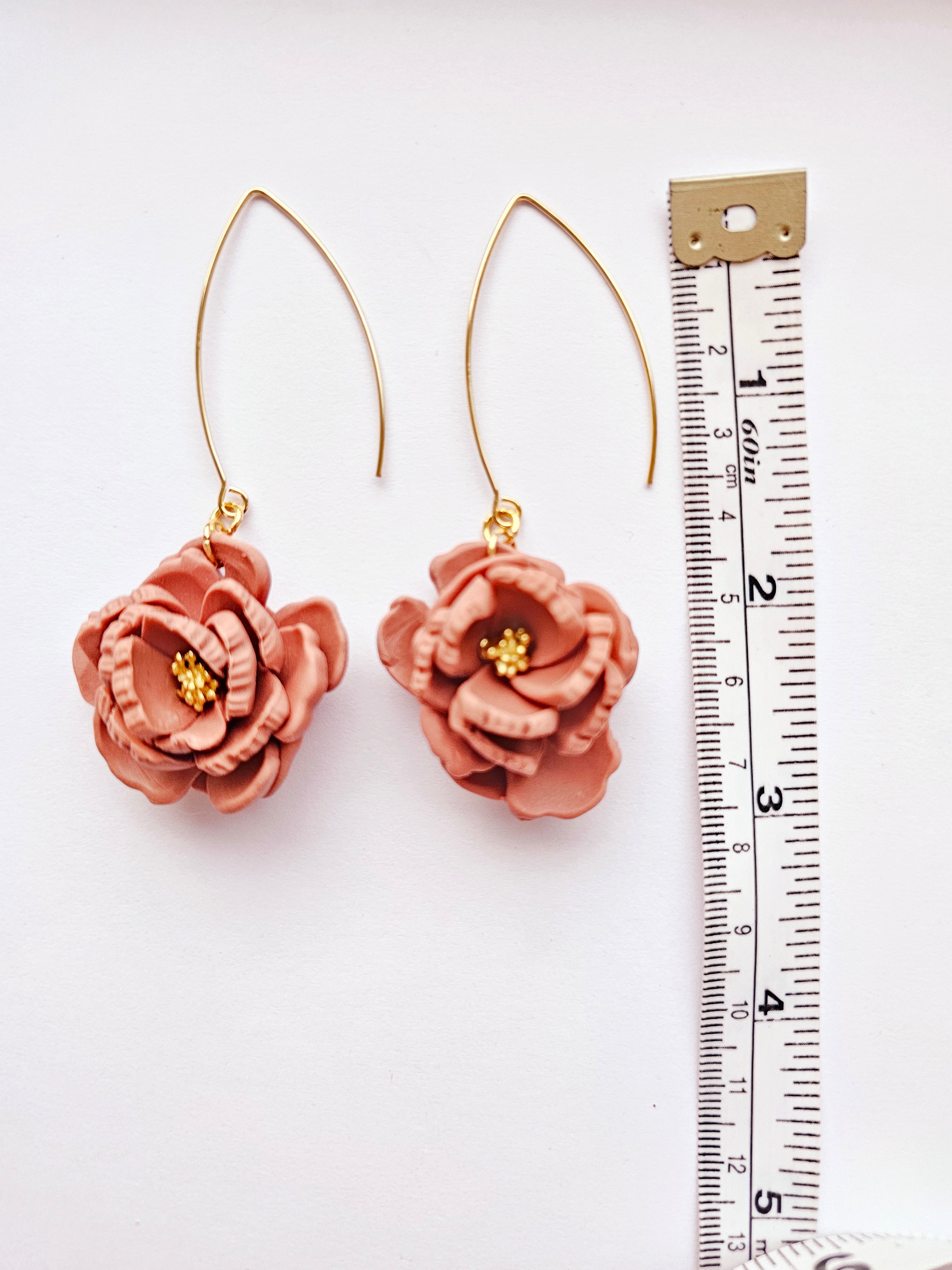 Clay flower hooks gold