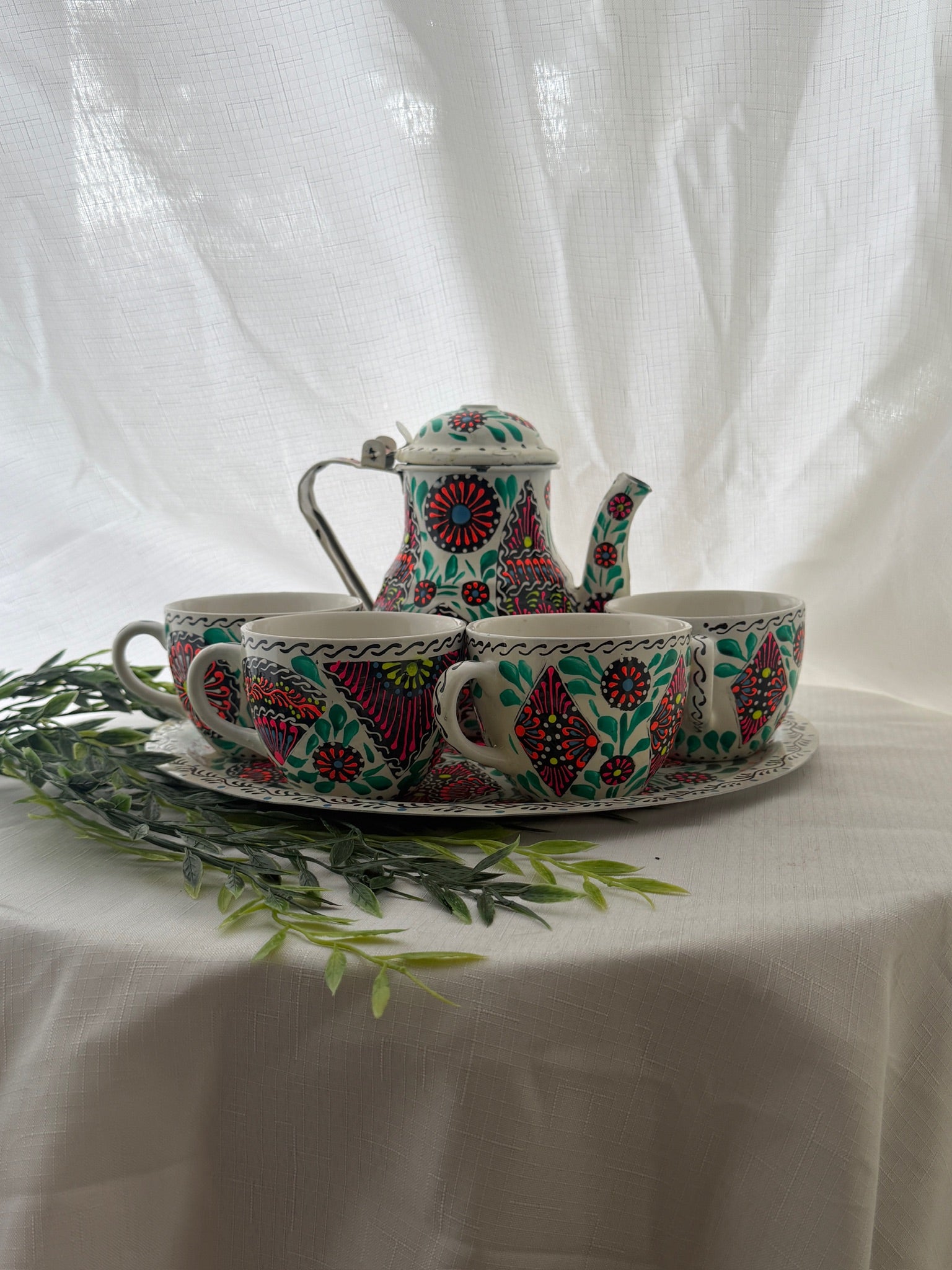 Truck Art Tea Set (White)