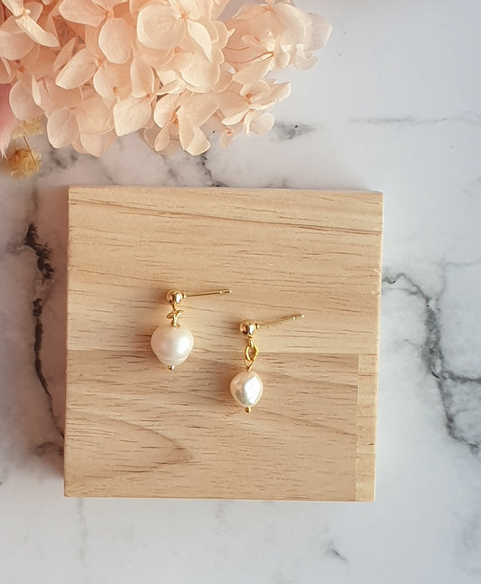 Freshwater pearls stud gold