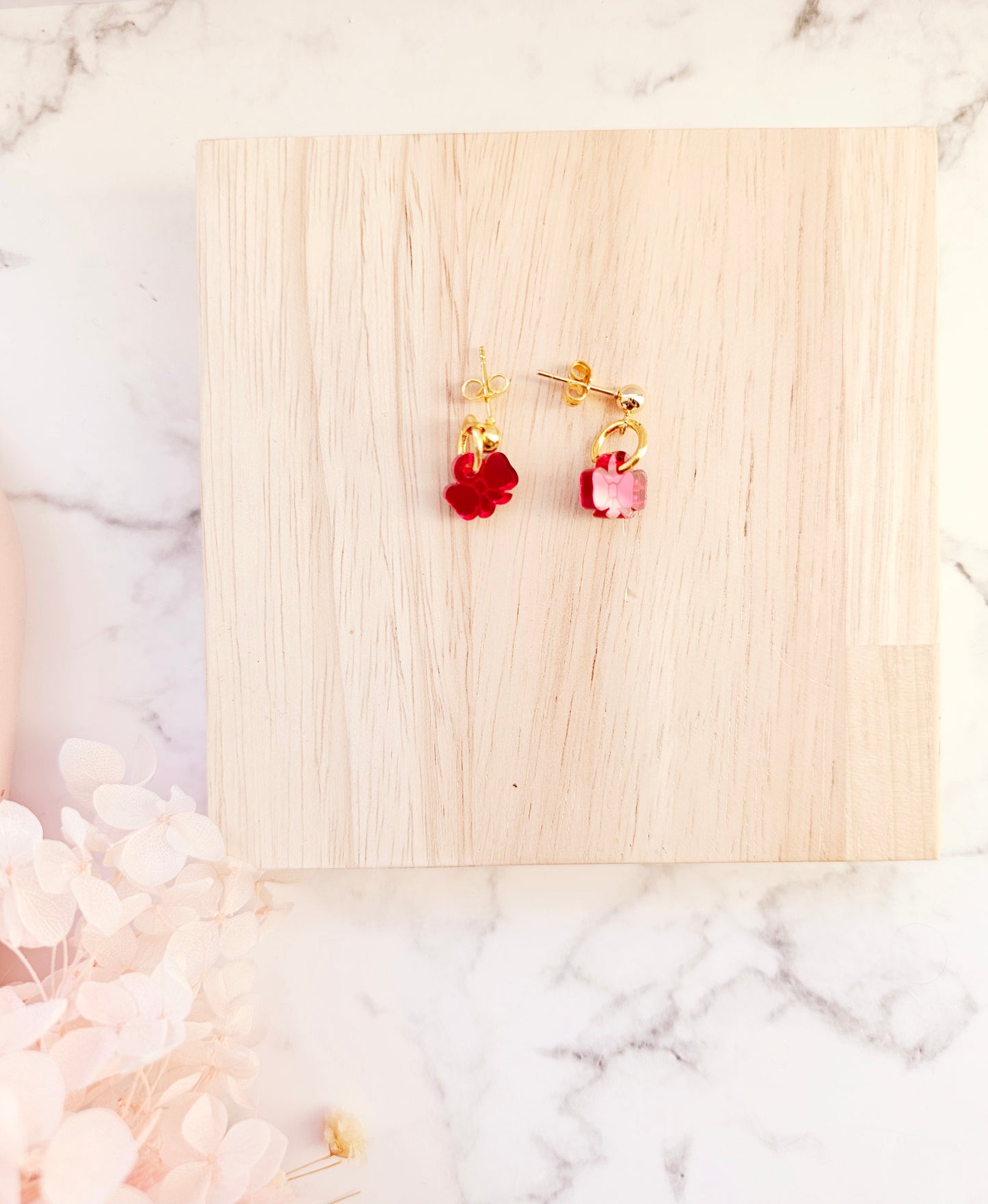 Red bow studs
