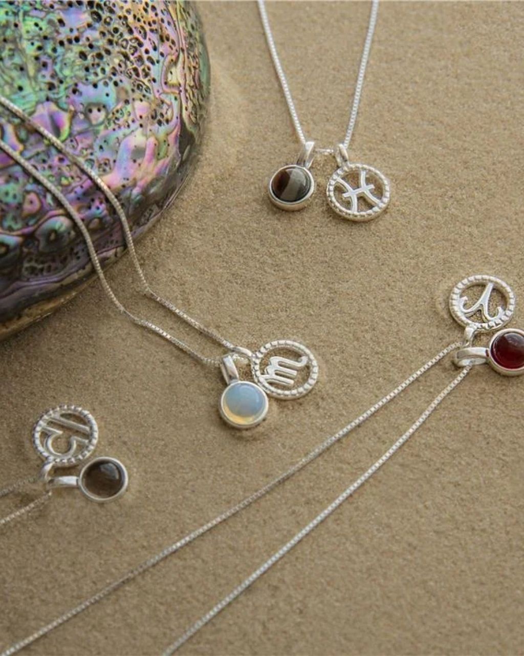 Aquarius Zodiac with Birthstone Necklace in Silver | Star sign Jan/Feb