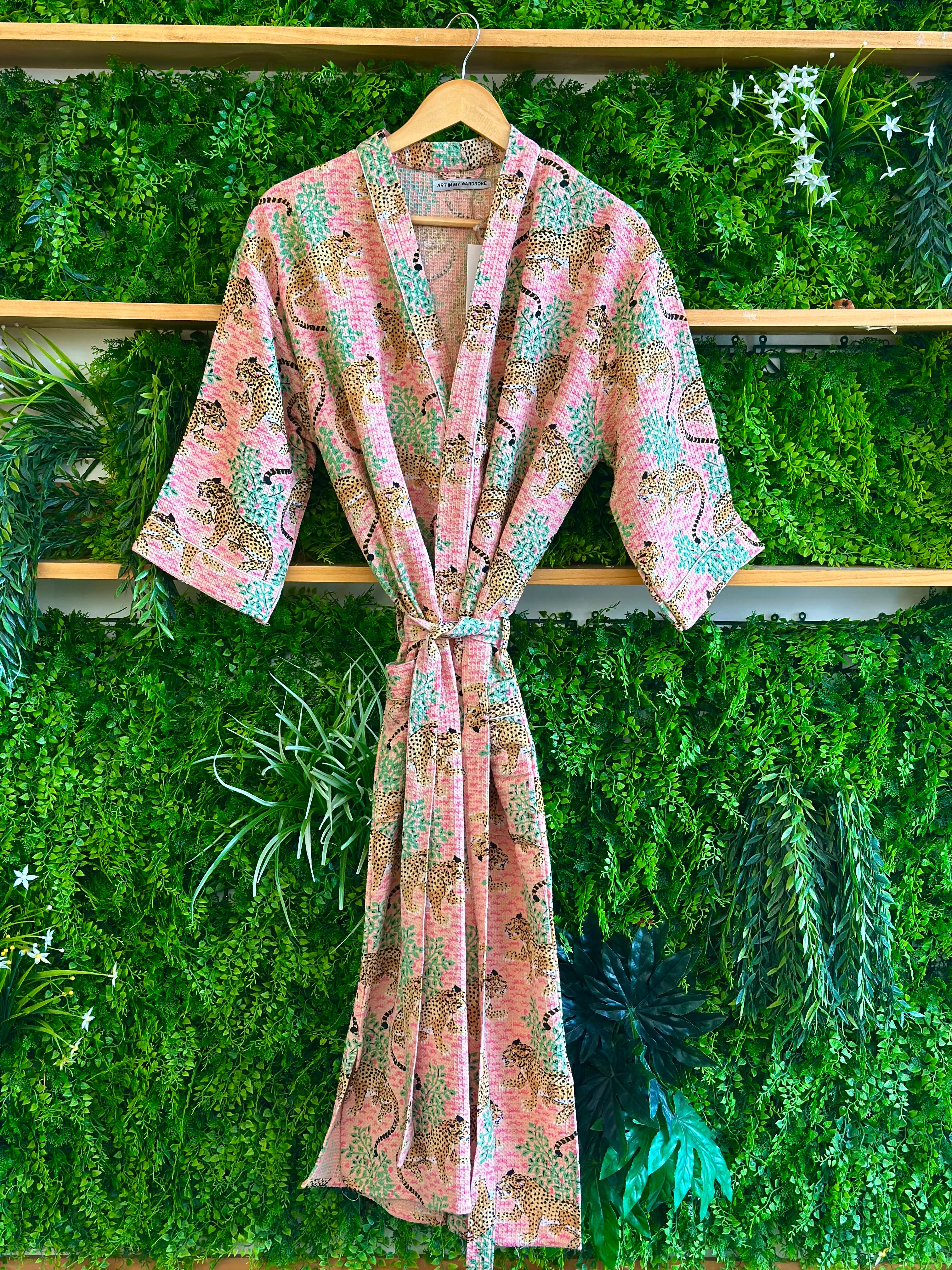 Willow Robe: Cheetah Pink