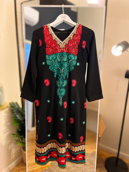 Pre-Loved Black Embroidered Kurti